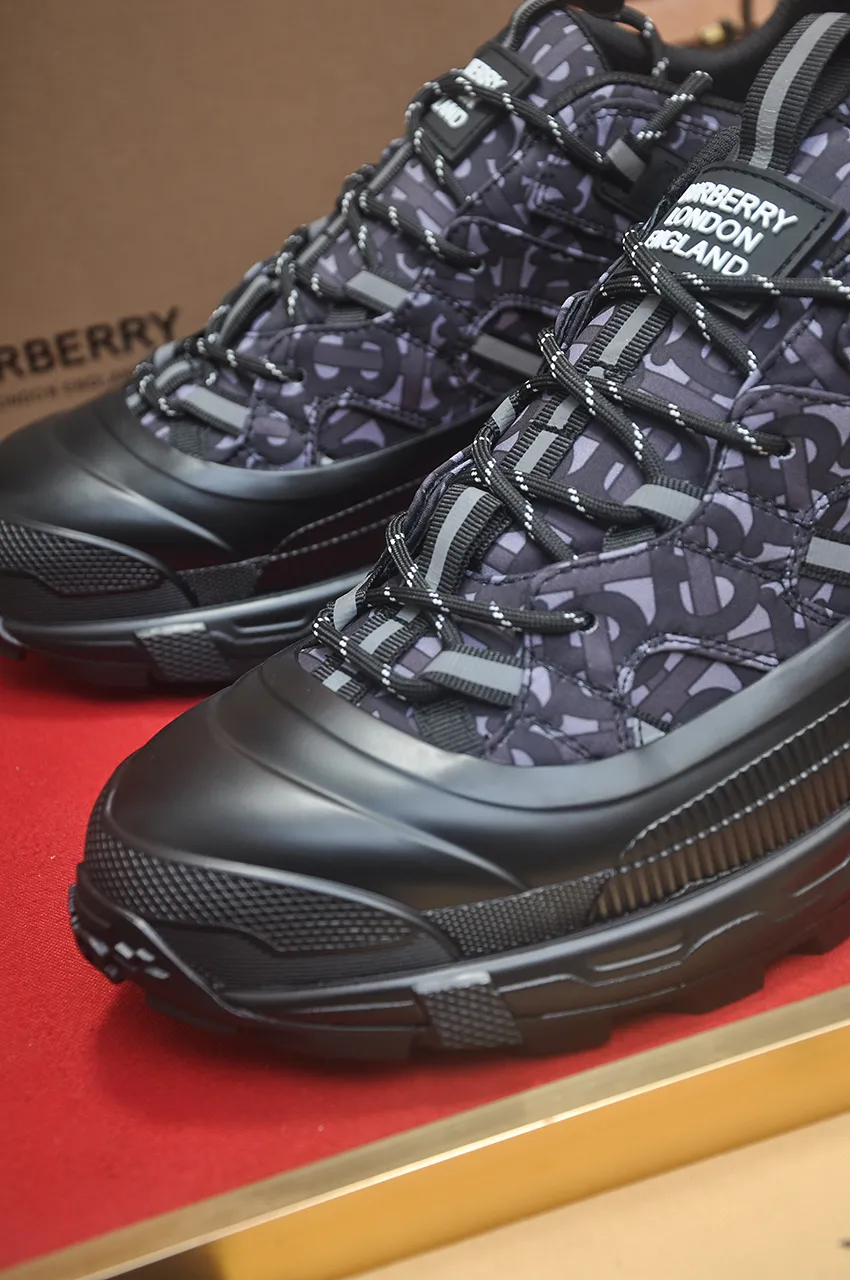 Men's shoes 💰640💶[Burberry] (cowhide lining) classic low-top sneakers｜Imported cowhide with classic plaid fabric｜Cow leather lining｜Original outsole｜Fine workmanship and comfortable to wear Size: 38-44 (customized at 45)